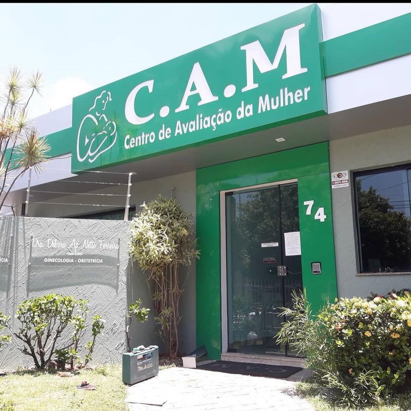 Fachada em ACM instalada em Clínica